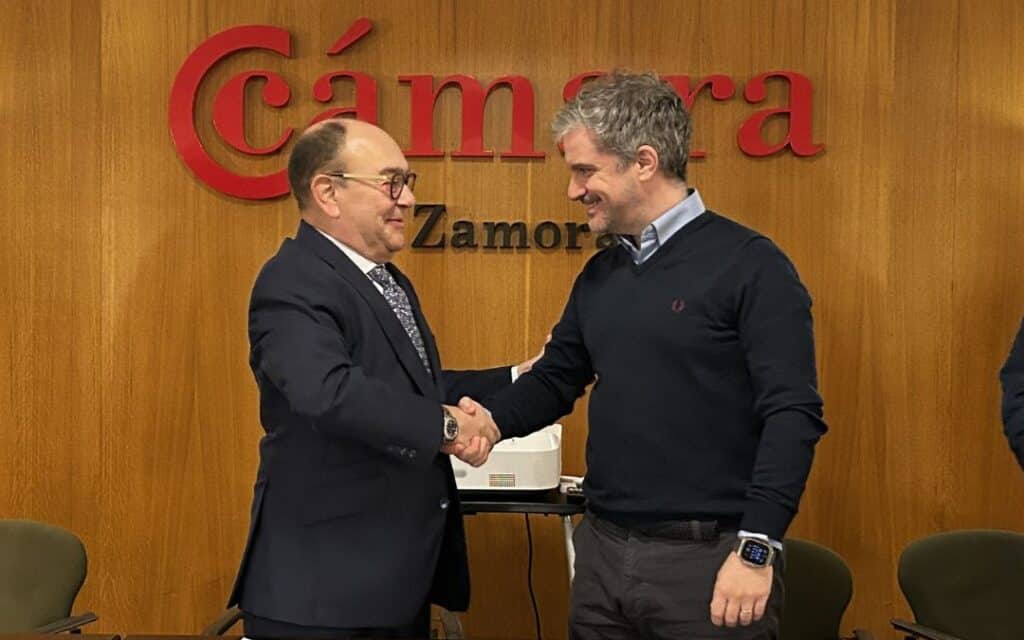 La Cámara de Comercio de Zamora apoya a la Junta Pro Semana Santa cediendo una oficina en el Vivero de Empresas